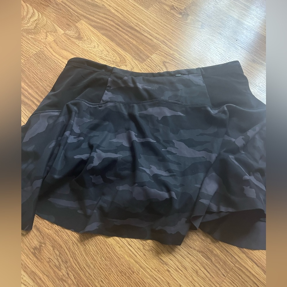 Athleta skort, size medium. Black